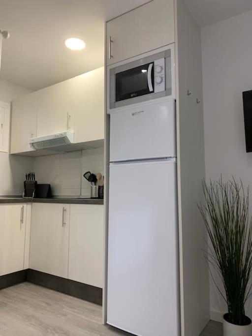Apartamento Con Encanto Y Piscina フエンヒロラ エクステリア 写真