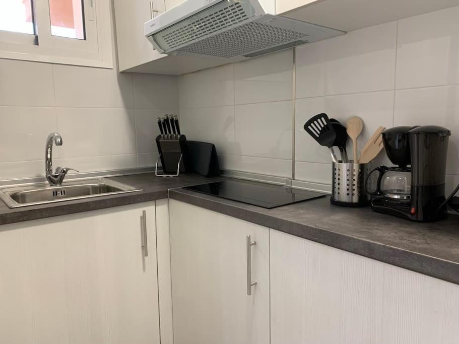 Apartamento Con Encanto Y Piscina フエンヒロラ エクステリア 写真